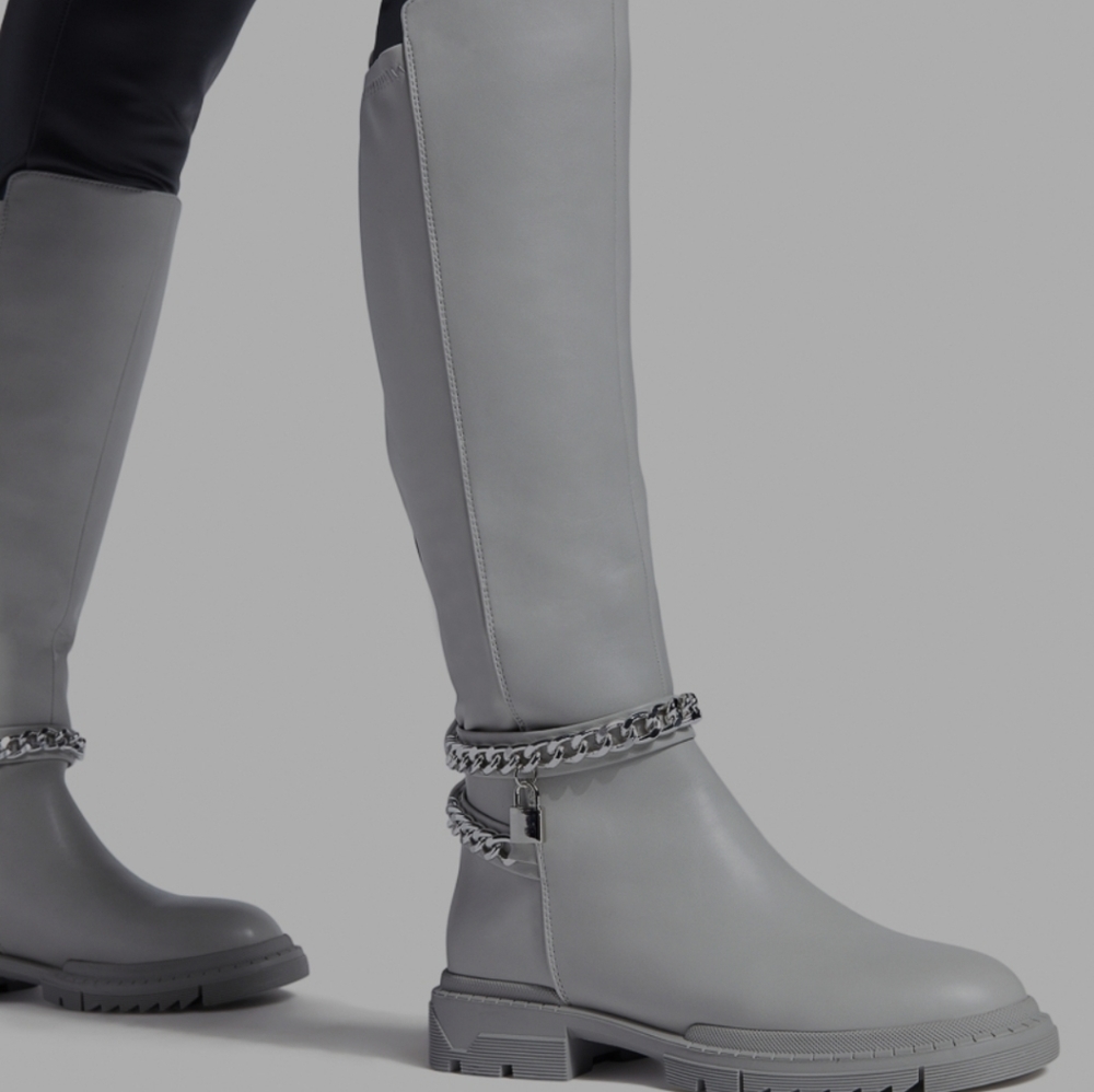 Shoe dazzle size 8.5 knee high flat boots in vapor blue color